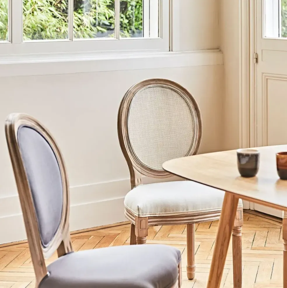 Chaise medaillon en bois d'hévea beige et cannage