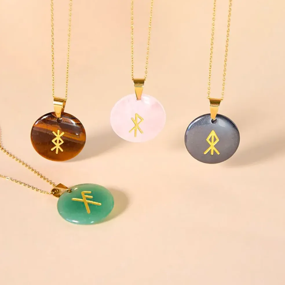 Collier talisman runique protection